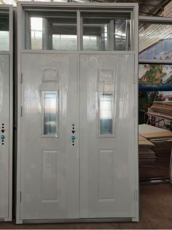 海南藏族学校教室门