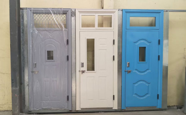 海南藏族学校教室门