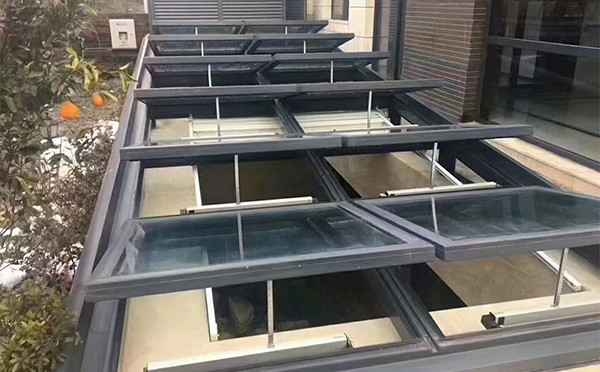 某轨道交通车辆维修车间海南藏族排烟窗应用