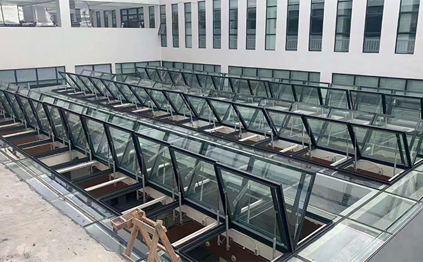 百安科技有限公司近期海南藏族排烟窗项目案例分享 百安科技有限公司近期海南藏族排烟窗项目案例分享