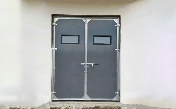 海南藏族工业门在高温作业区域的运行表现